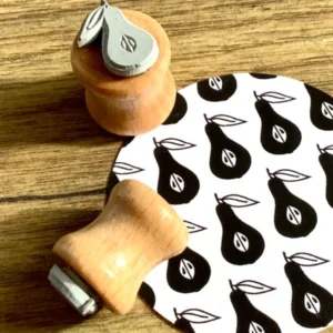 Holzstempel mini Birnenhälfte (Bordschätze) - Polly Paper - Umweltfreundliche Schreibwaren