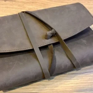 Leder-Buchhülle POET II papoutsi geschnürt dunkelbraun