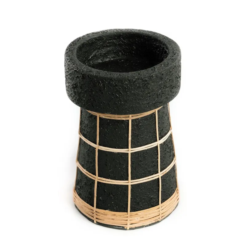 Kerzenhalter – Terrakotta-Rattan Material, Strukturierte Oberfläche, Flechtdesign, L – Serene | Bazar Bizar Antwerp