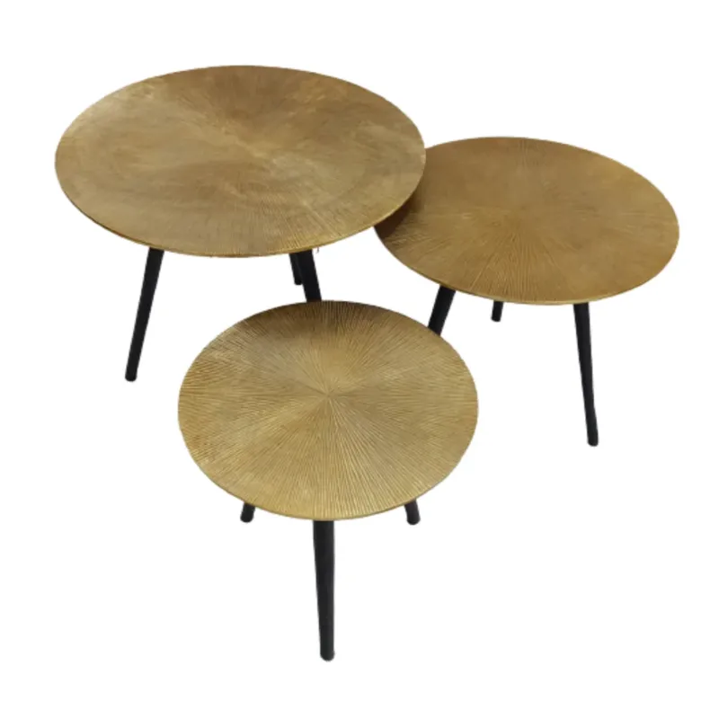 Beistelltisch – Aluminium-Oberflächen, Goldene Oberfläche, Schwarzes Eisen-Gestell – Ryas | Starfurn