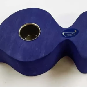 Kerzenstaender aus blauem Holz in Fischform